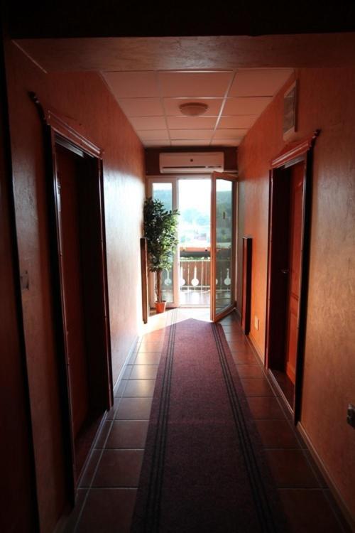 Hotel Dunav Carloviţ Exterior foto