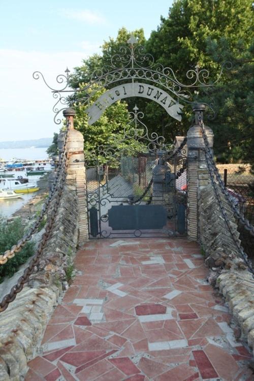 Hotel Dunav Carloviţ Exterior foto